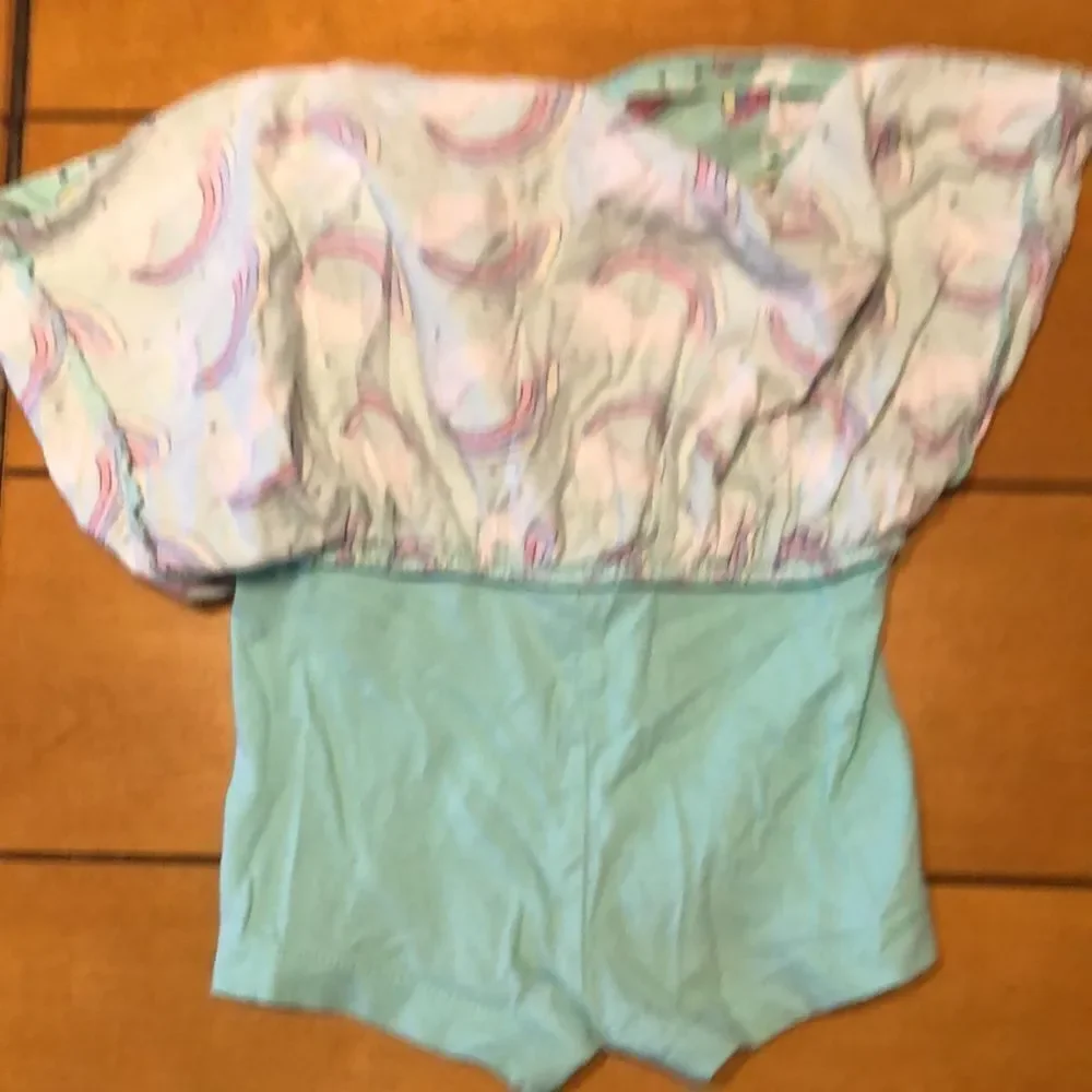 CARTERS  girls rainbow and unicorn skort size 2t.